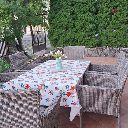 Aranypart 35 Apartman * Siófok